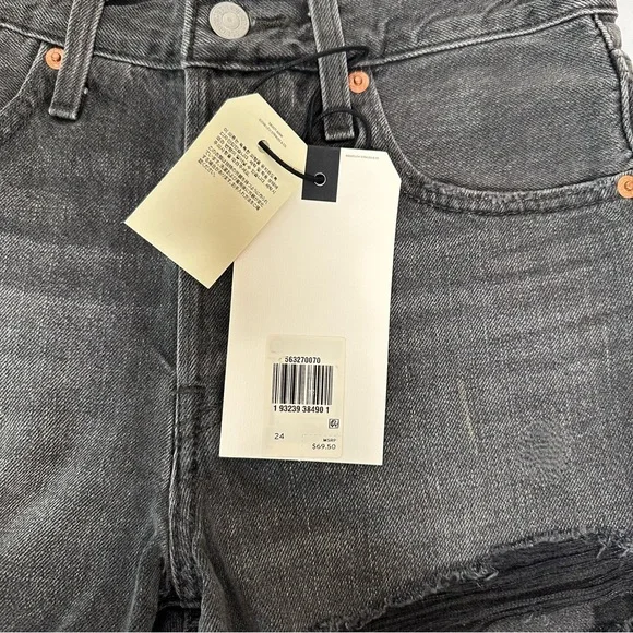 Levi’s Shorts | Women’s | 24 - Picture 3 of 4